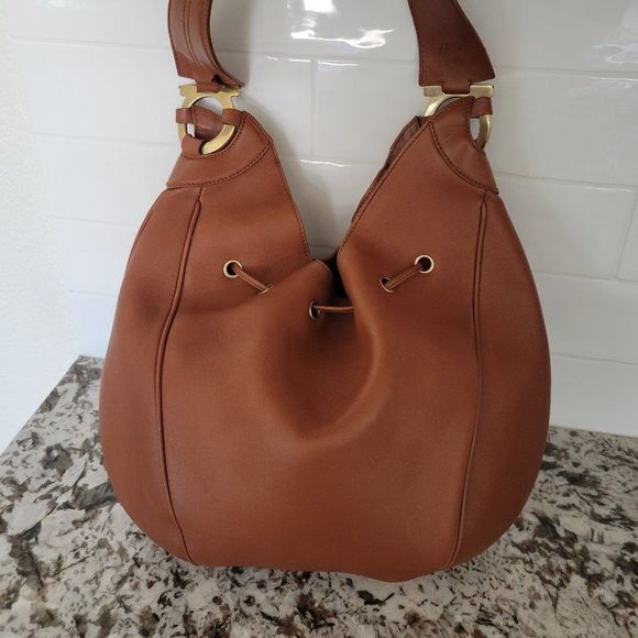 Salvatore Ferragamo Vintage Brown Leather Bag . - Picture 4 of 16